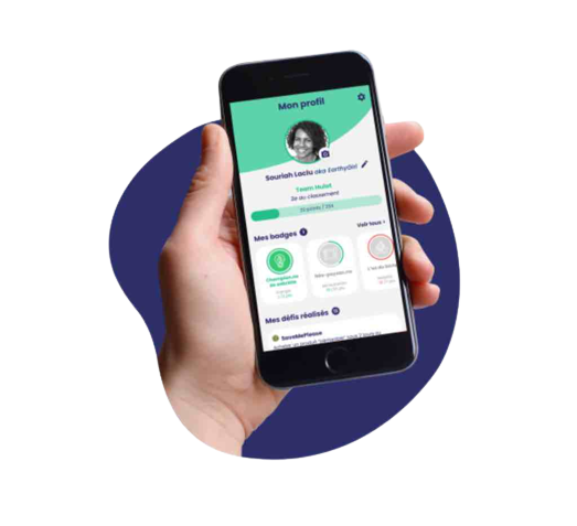 Profil personnel d'un joueur sur l'application Ma Petite Planète affichant le nombre de points, de défis par catégorie et les badges